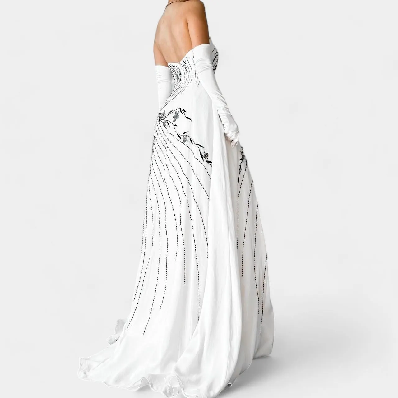White Strapless Floral Beaded Silk Fit Flared Maxi Formal Prom Dress Size 6/M
