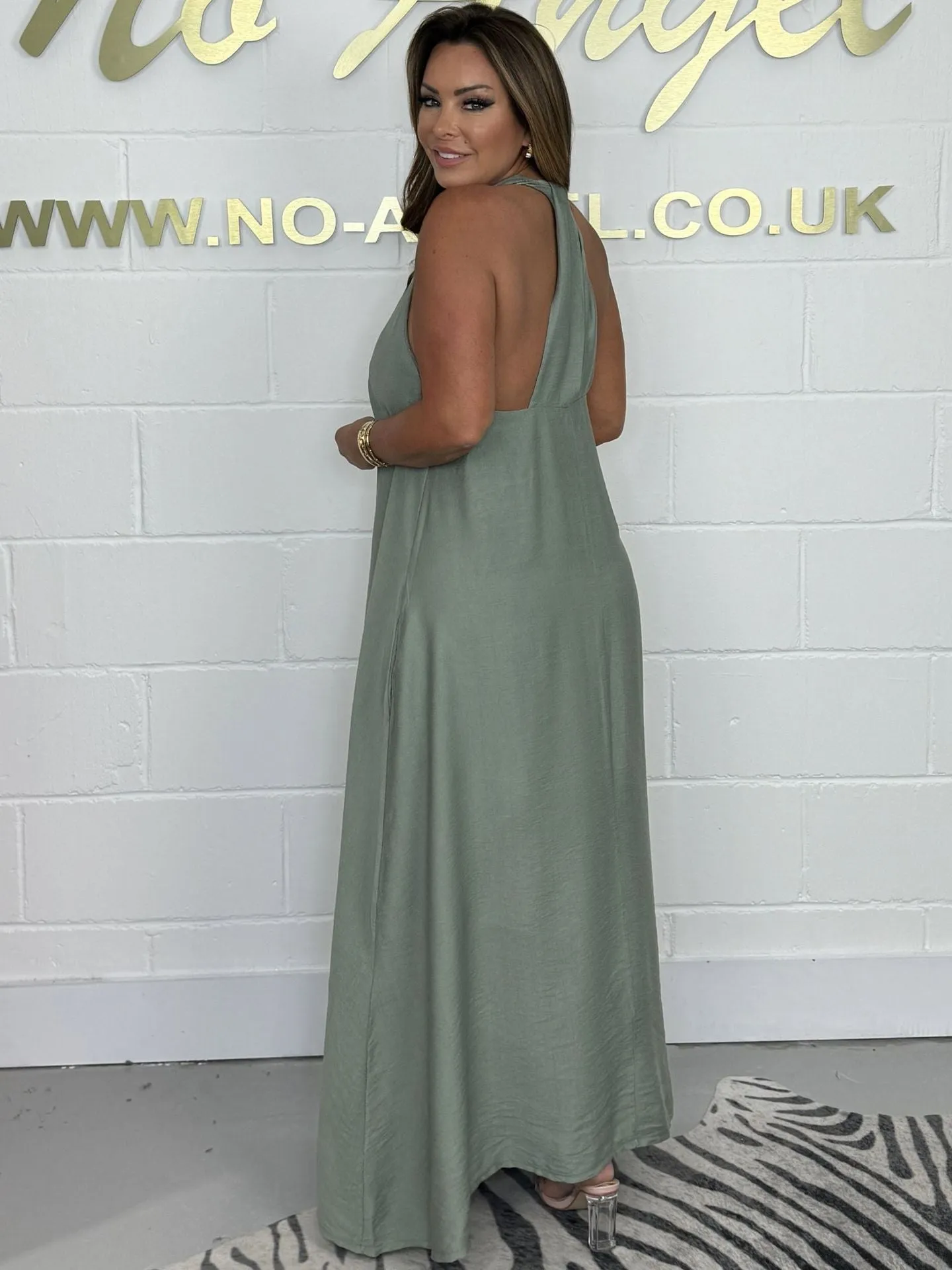 Women's Flowy T-Back Maxi Dress
